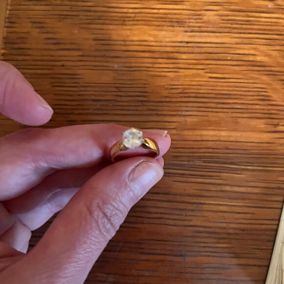 Vintage Sterling Silver Gold Plated Solitaire Ring with Cubic Zirconia, Size 5 - Picture 4 of 7